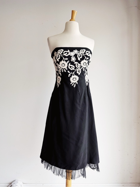 Laundry By Shelli Segal Dresses & Skirts - Vintage Laundry Shelli Segal Black Embroidered Strapless Dress 8 Y2K